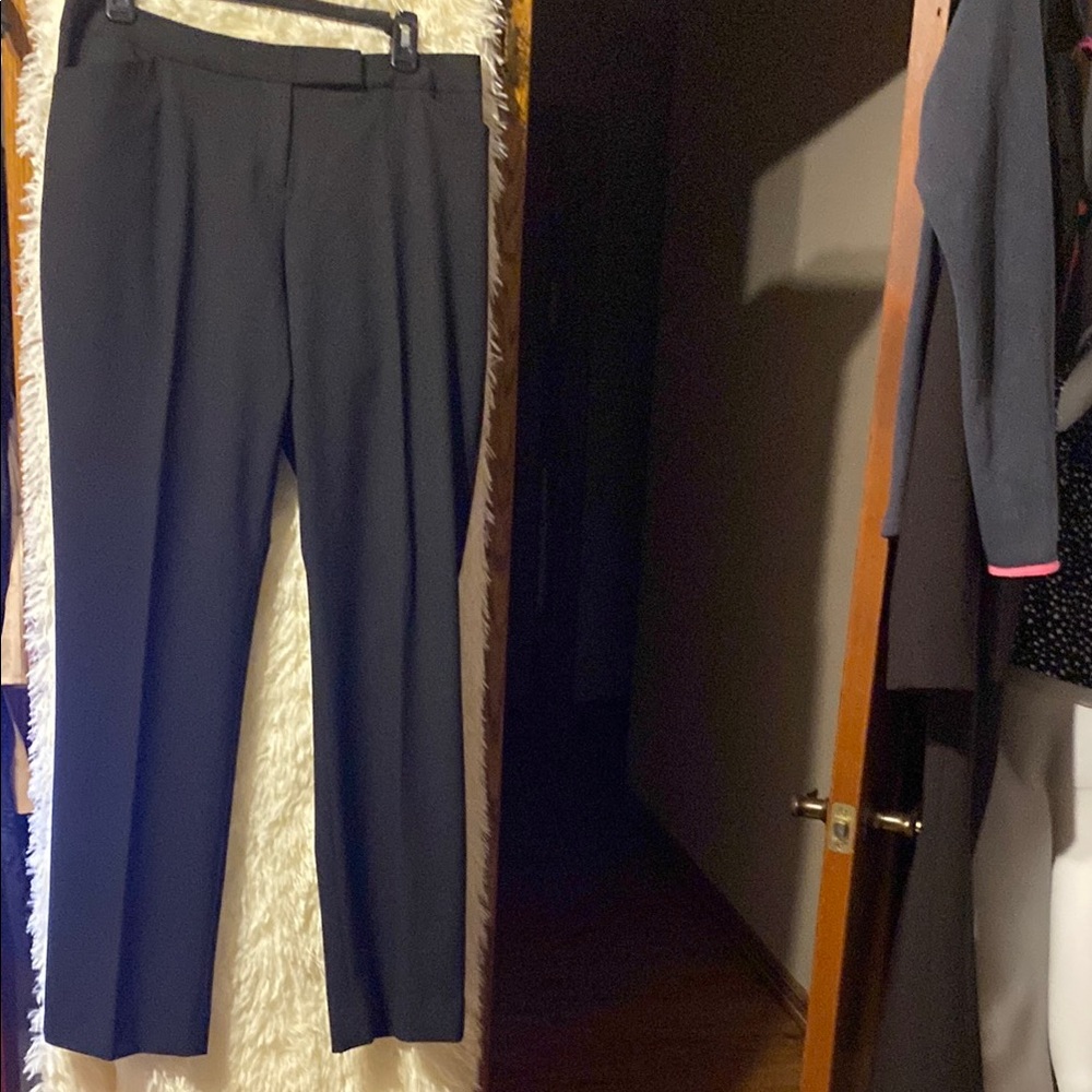 The Limited Black Collection Lexie Fit Women’s Straight Leg Pants. Size 8